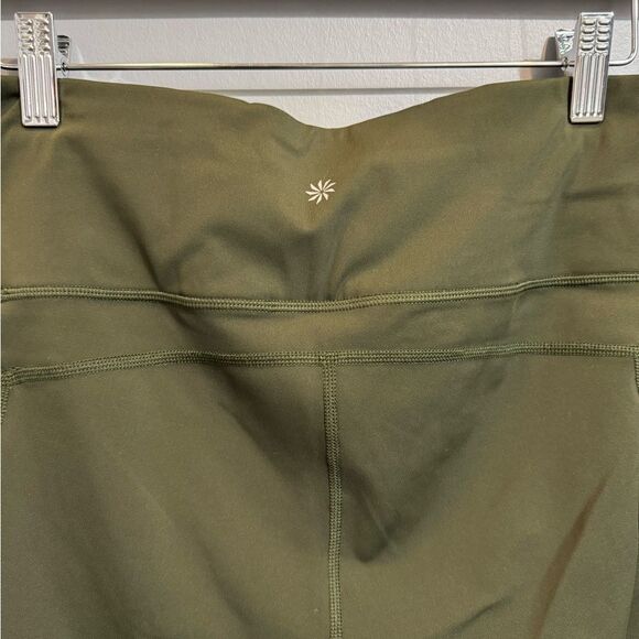 Athleta Ultimate Stash Tight - Picture 9 of 10